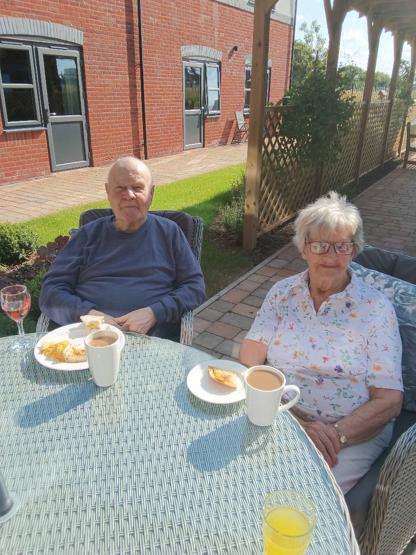 Sunshine and Smiles at Arkall Manor