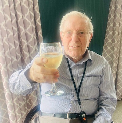 Pub Quiz Cheers Bring Joy to Mead Field Manor