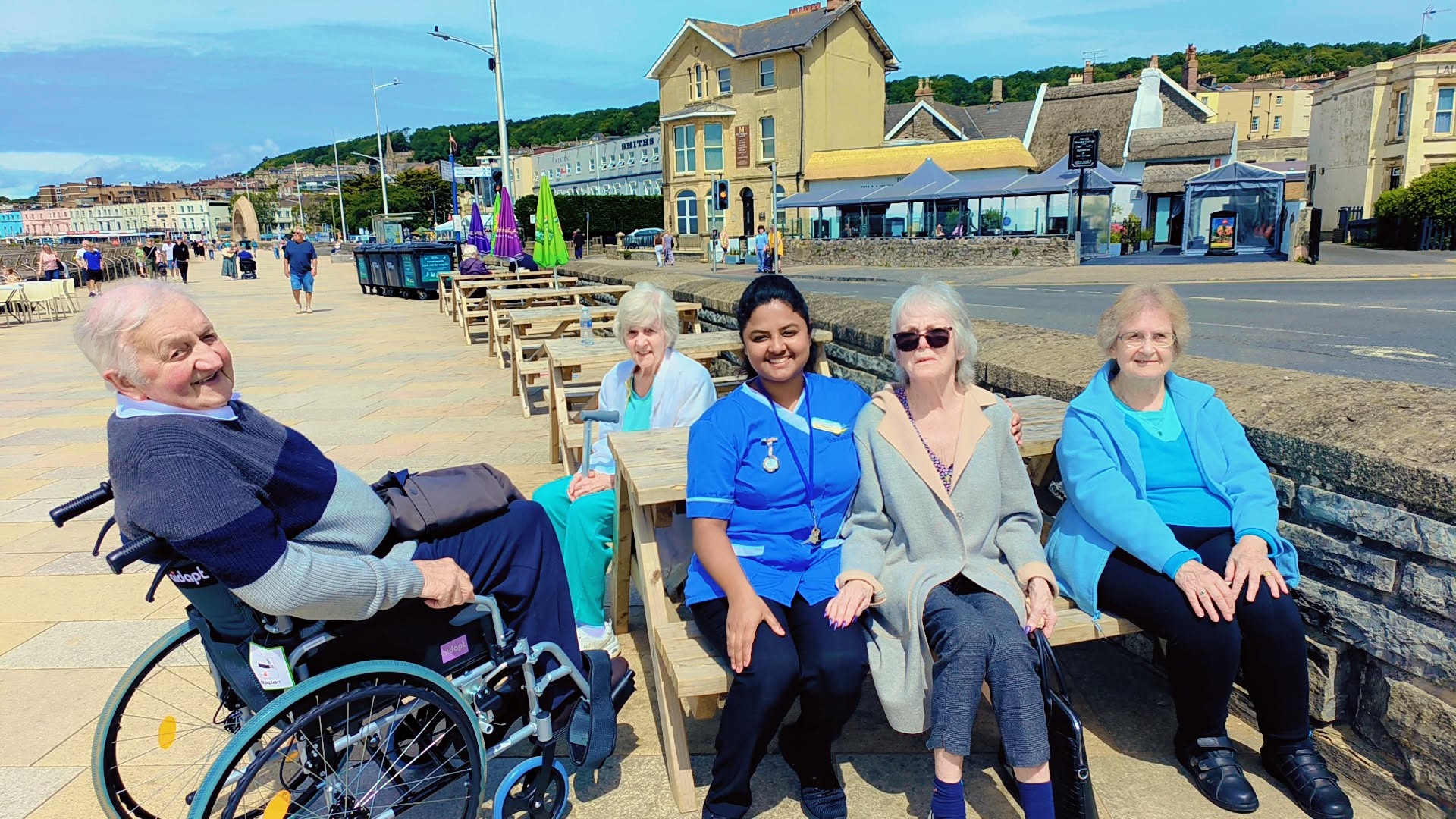 Seaside Trip Brings Smiles to  Mead Field Manor Residents