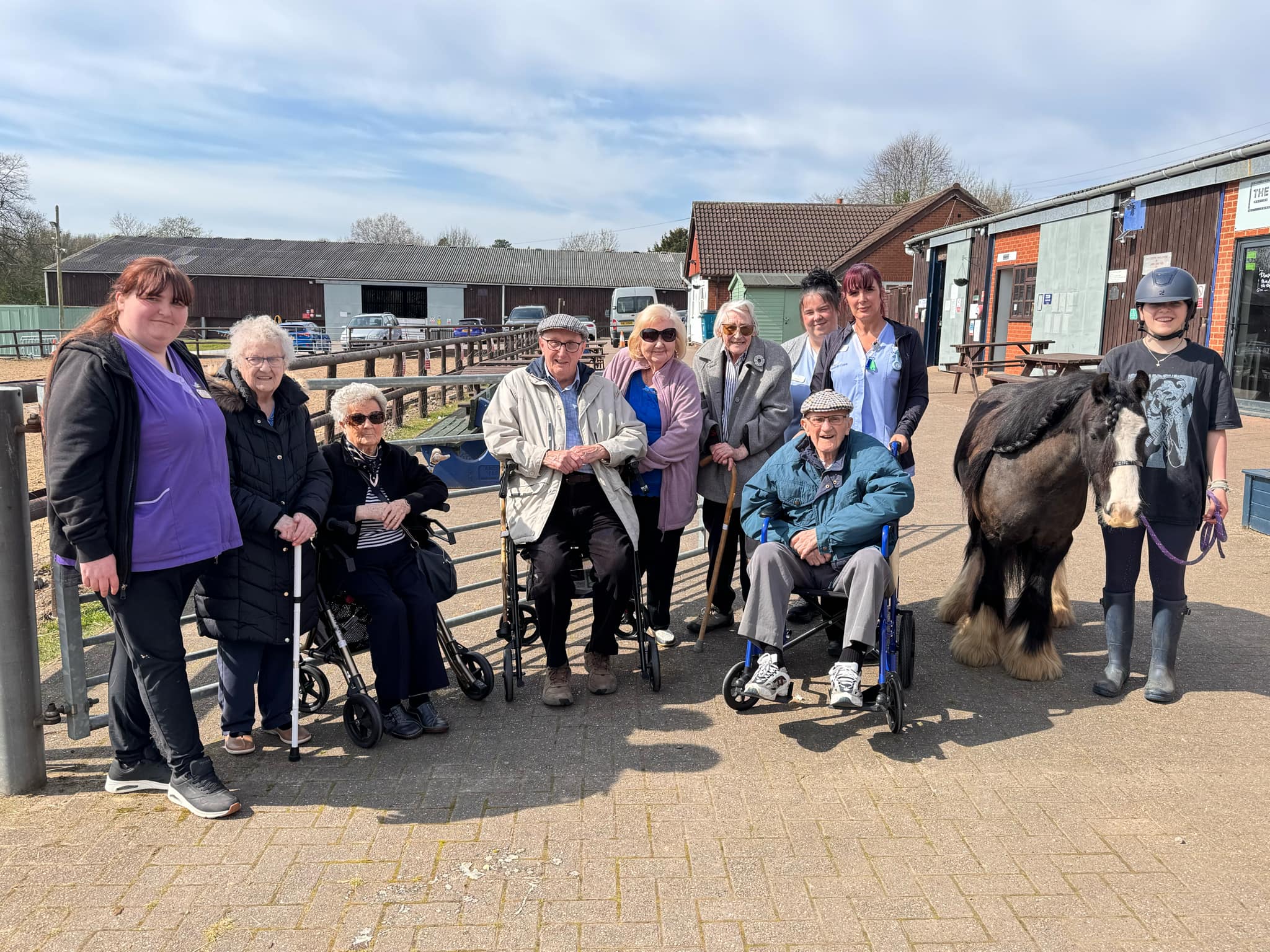 Holly Grange Residents Enjoy Heartwarming Equestrian Adventure